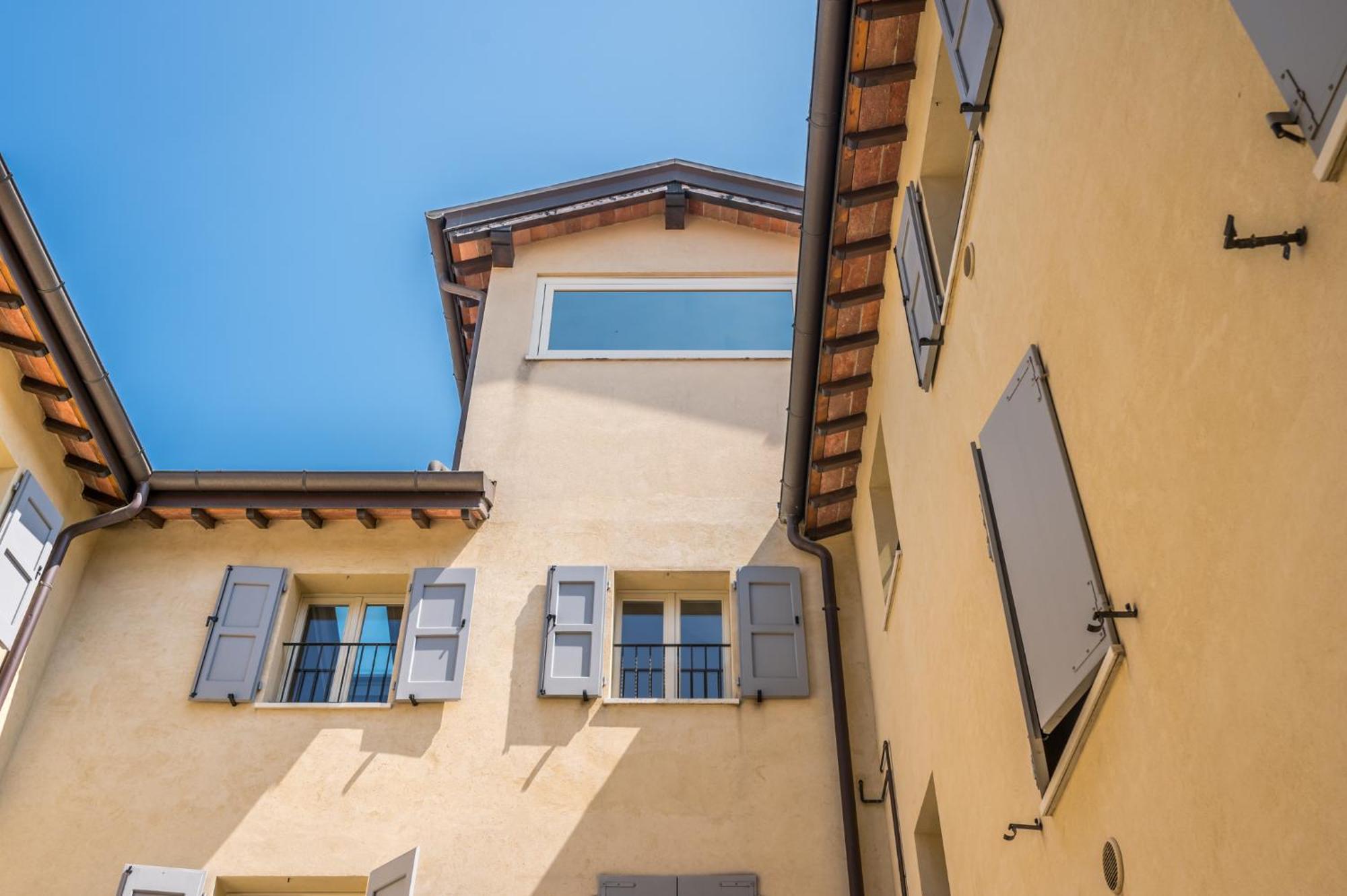 Residenza Bella Vita, Eleganza In Centro Apartment Modena Bagian luar foto